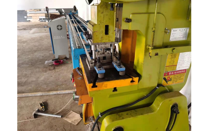 自動沖床-管材數(shù)控沖孔機(jī)